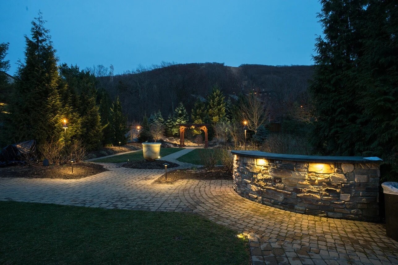 Landscape Lighting in Stone Wall & Walkways